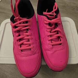 FILA Vibrant Pink Women's Sneakers